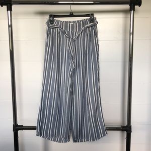 Hollister Wide Leg Capri Pant